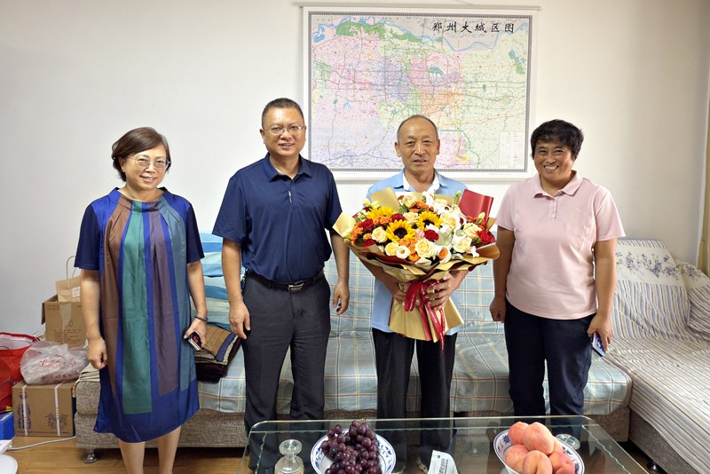 情暖老兵心，慰问退休退役军人，共话往昔峥嵘