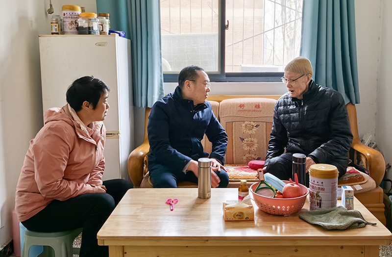 生态环境中心组织开展新春走访慰问和困难帮扶活动